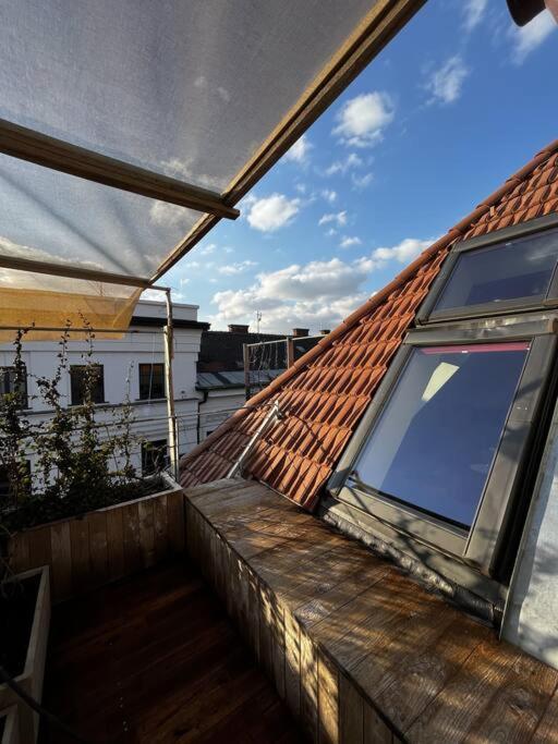Spacious With Shared Jacuzzi/private Terrace