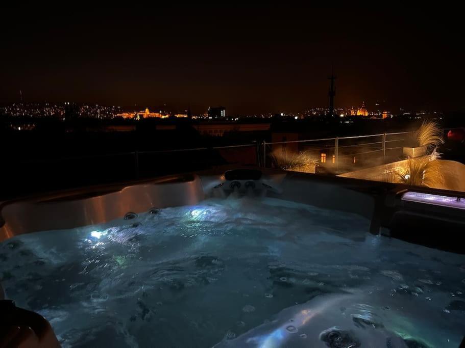 Spacious With Shared Jacuzzi/private Terrace * Budapest