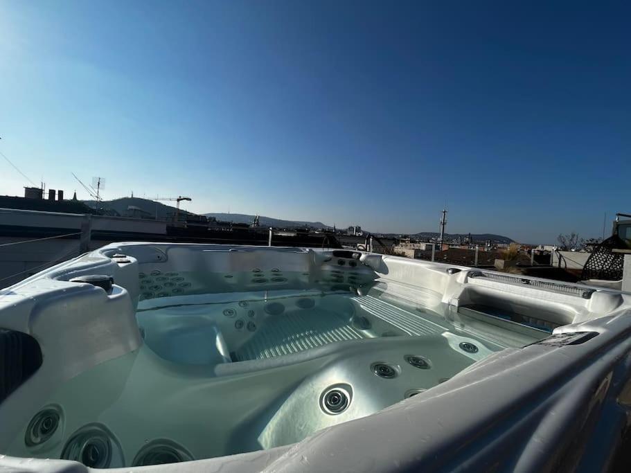 Apartment Spacious With Shared Jacuzzi/private Terrace