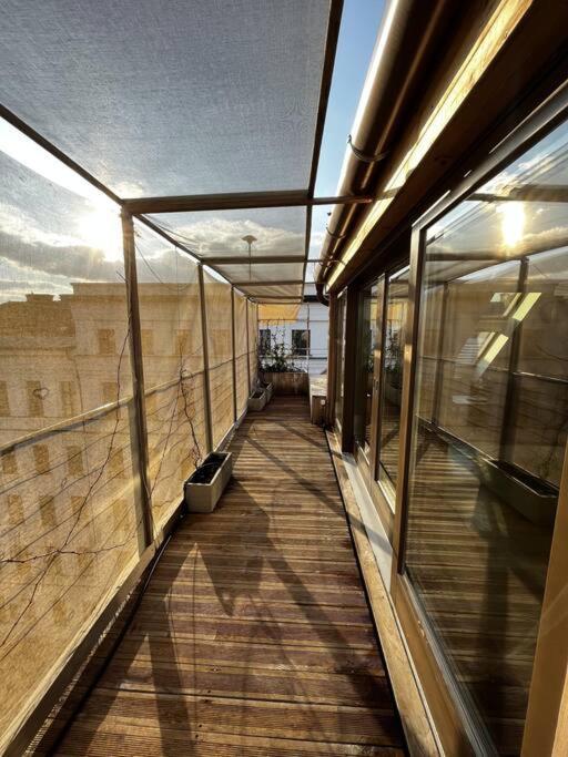 Spacious With Shared Jacuzzi/private Terrace Apartment Budapest
