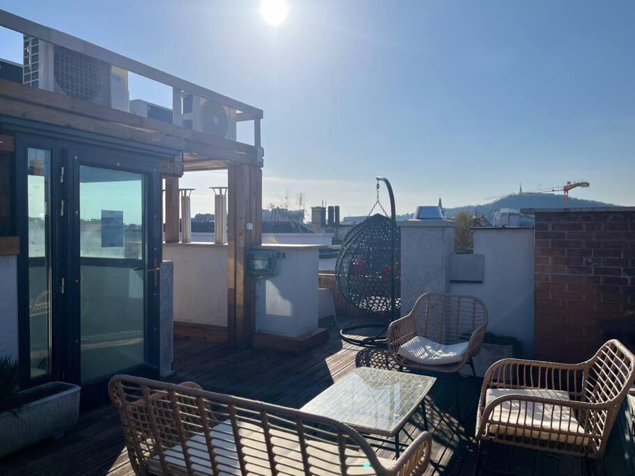 Spacious With Shared Jacuzzi/private Terrace Budapest