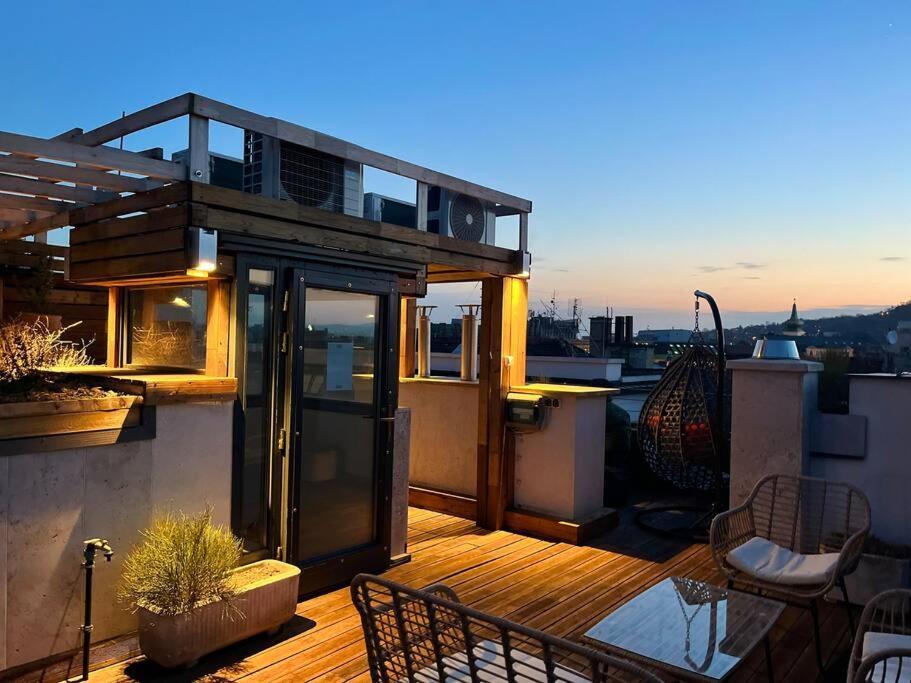 Spacious With Shared Jacuzzi/private Terrace Budapest