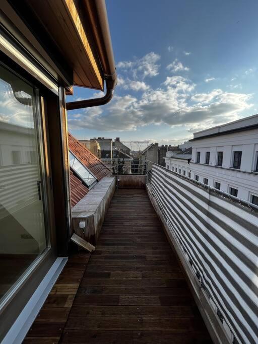 Apartment Spacious With Shared Jacuzzi/private Terrace Budapest