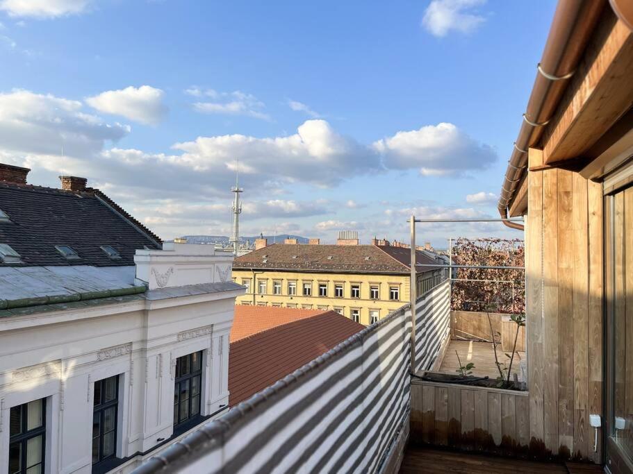 Spacious With Shared Jacuzzi/private Terrace