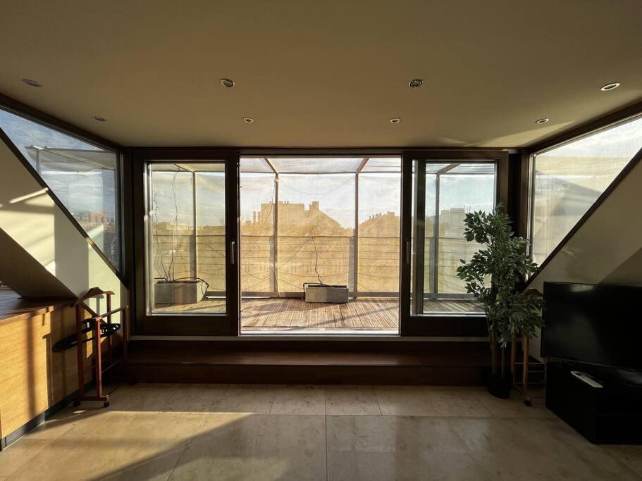 Apartment Spacious With Shared Jacuzzi/private Terrace Budapest